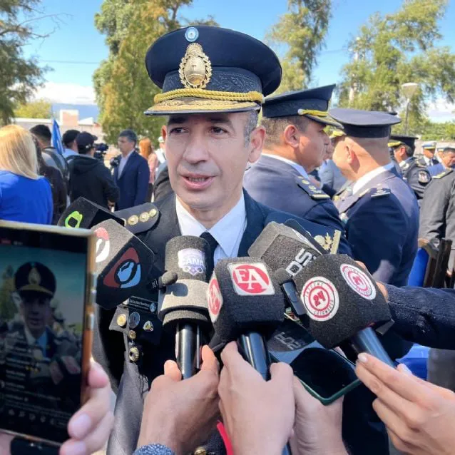 f638x638-560223_618390_6028