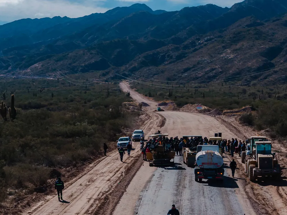 Histórico inicia la pavimentación de la Cuesta de Zapata (2) (2)