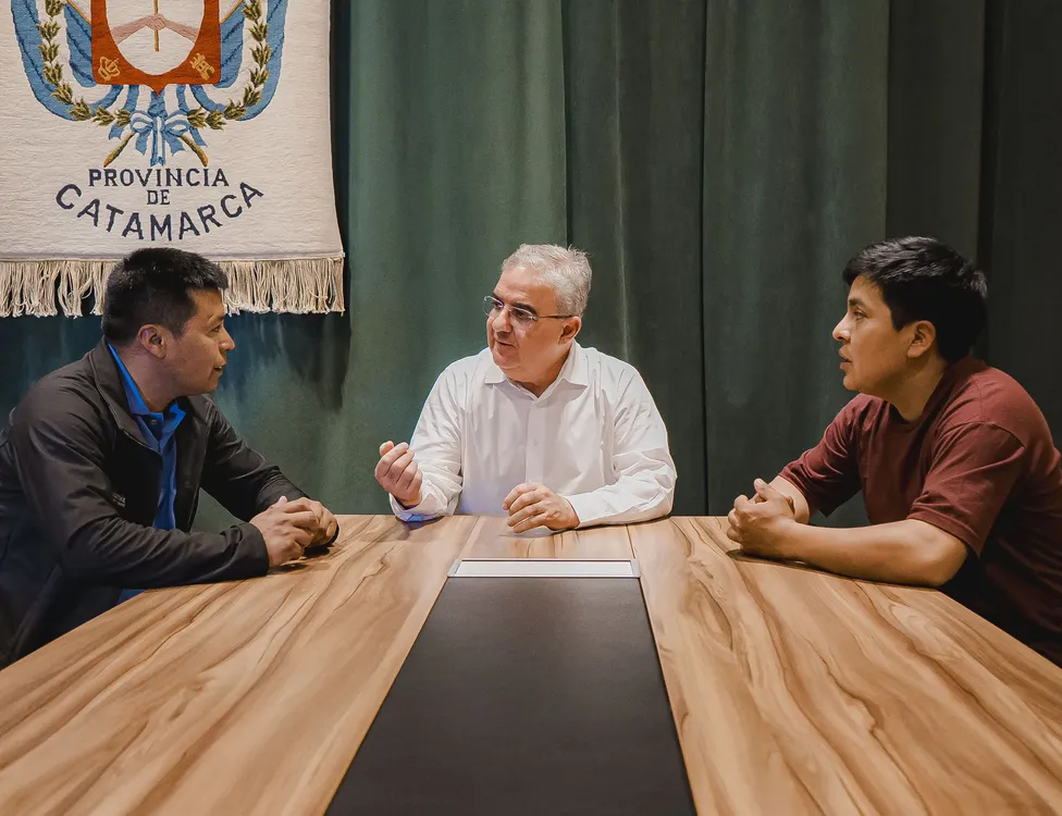 Raúl se reunió con caciques de El Tolar y Chistín para analizar y proyectar obras viales