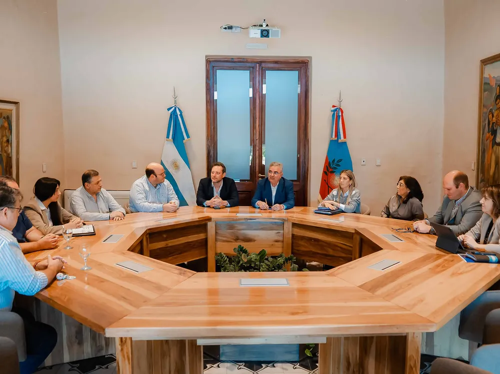 Gobierno y Círculo Médico trabajan en conjunto para mejorar las prestaciones médicas