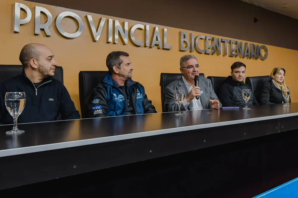 Con presencia del Gobernador, se presentó el Rally del Poncho 2026 (2)