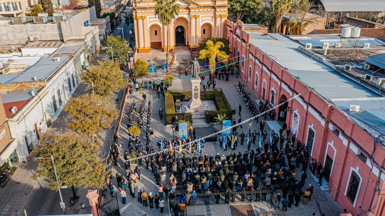 Catamarca conmemoró los 210 años de la Independencia con un llamado a la unidad y al diálogo (2)