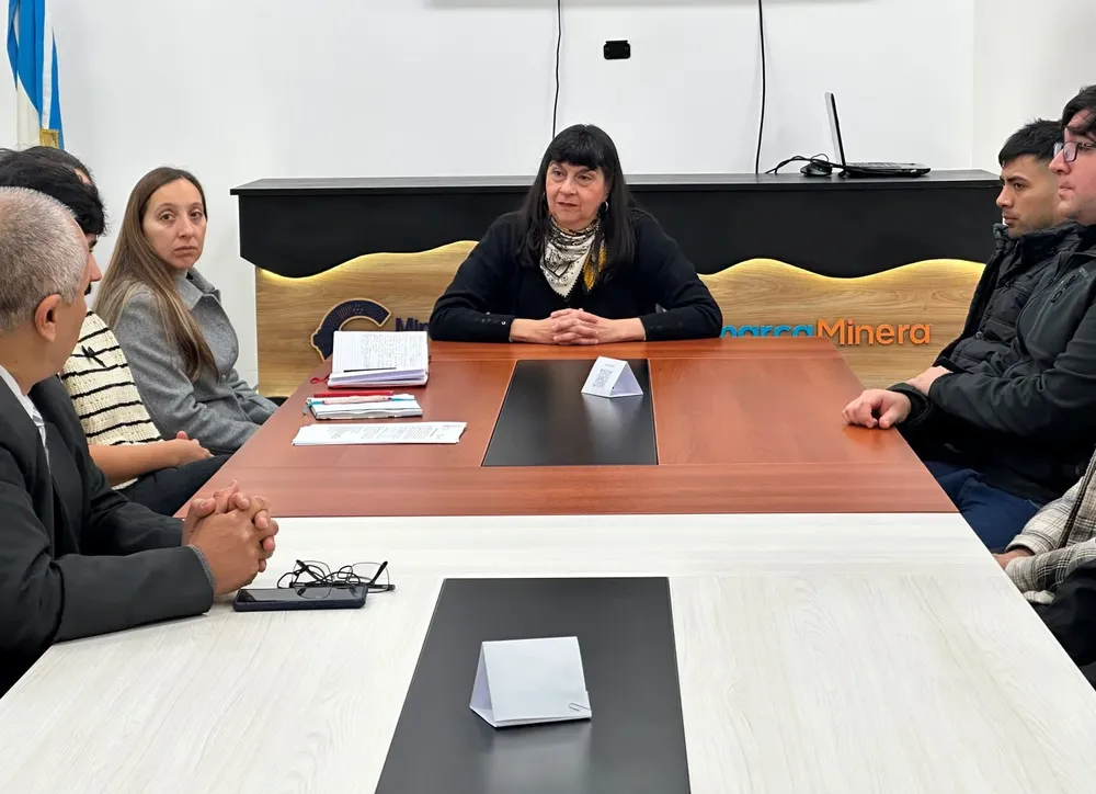Convenio entre Minería y el Instituto Fasta 1