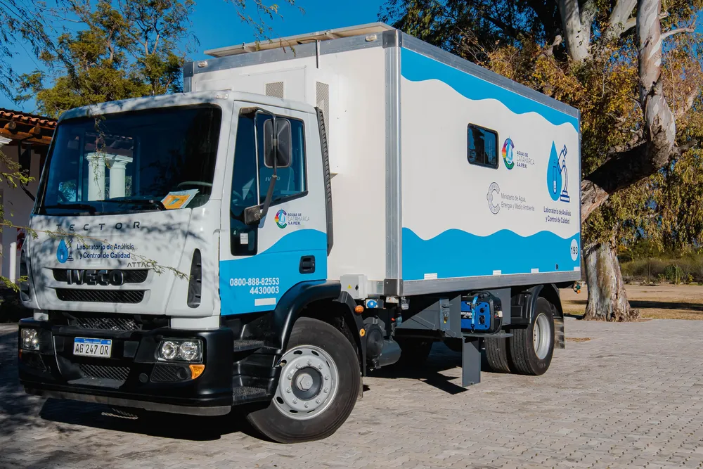 Aguas de Catamarca suma un moderno laboratorio móvil para monitorear la calidad del agua en toda la provincia (2)