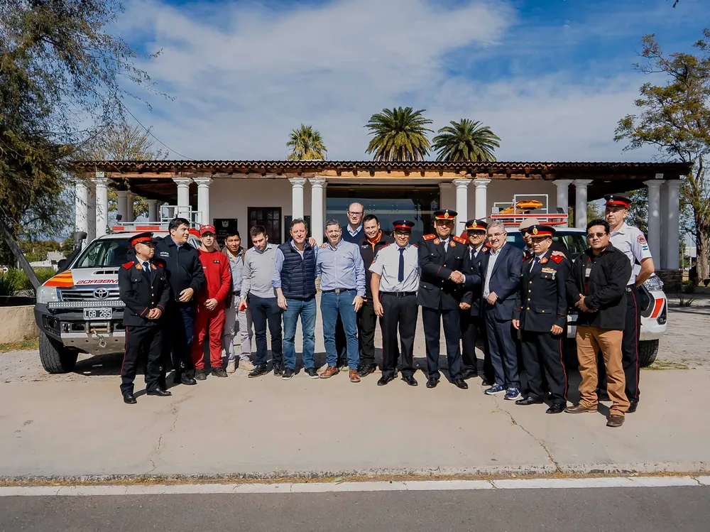 La Provincia reforzará con equipamiento y recursos a los cuarteles de Bomberos Voluntarios de Catamarca (1)