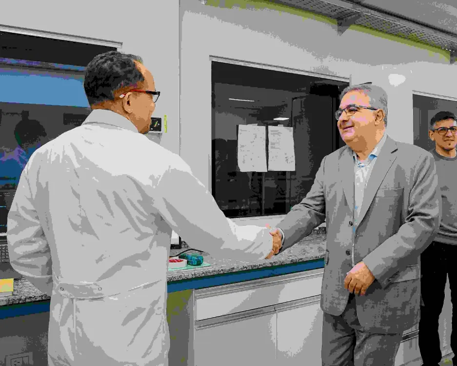 Minera Cordillera Litio presentó su laboratorio 1 (1) (1) (1)