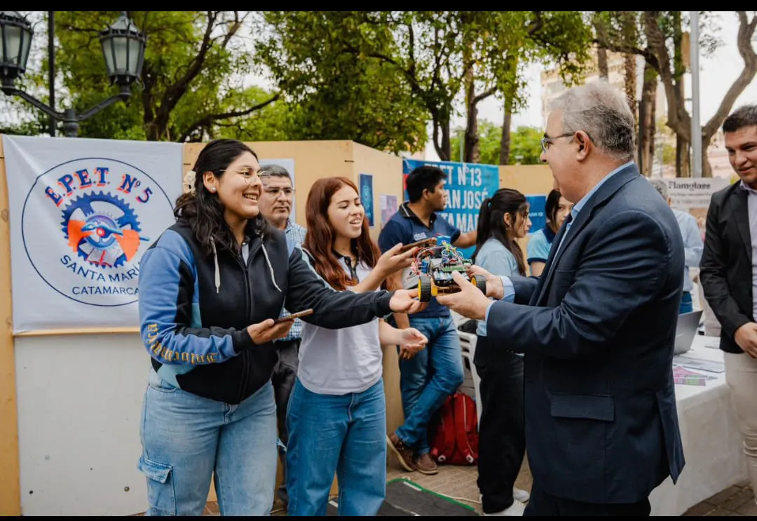 d8abbf2f-440a-4bad-a80f-5af8e7dde5d6