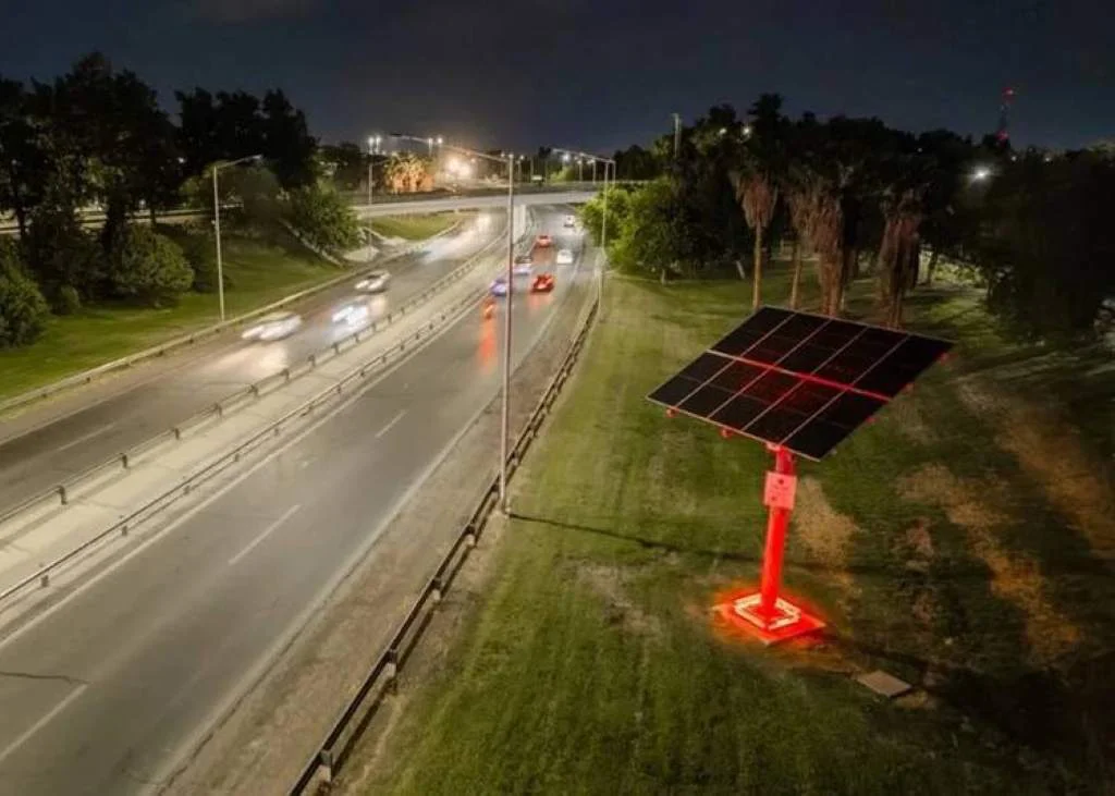 Argentina-primera-carretera-iluminada-con-energia-solar-2