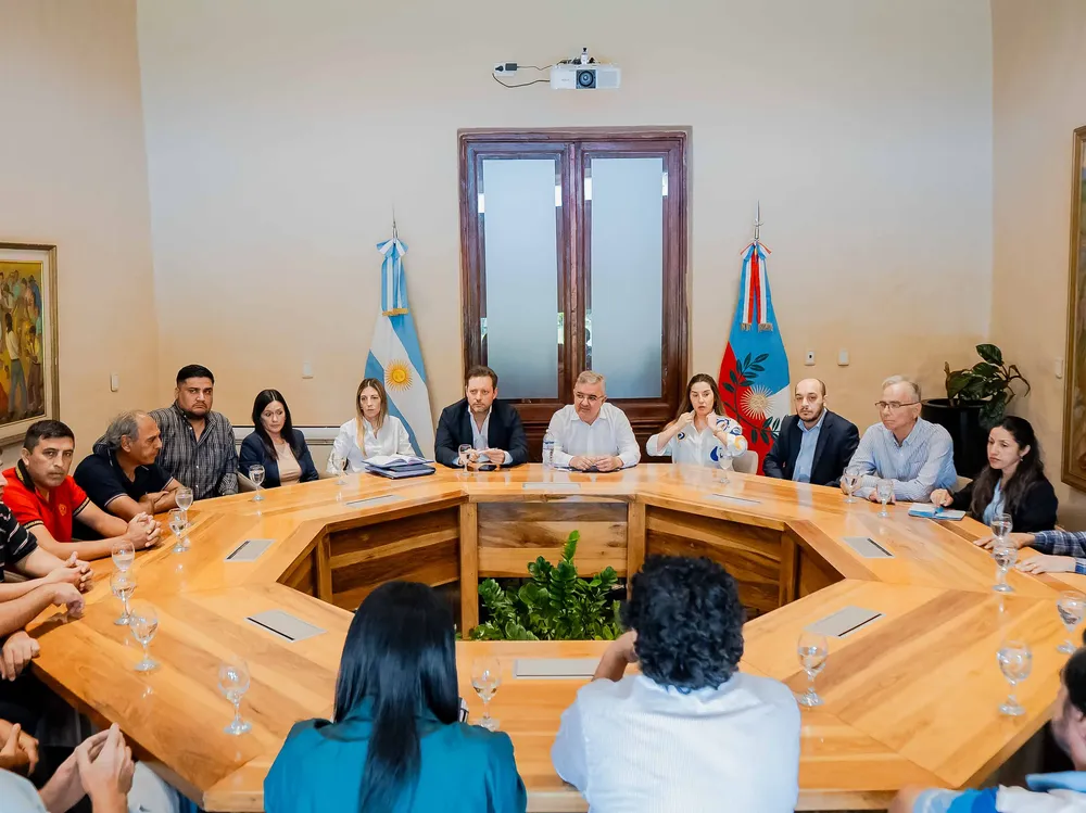 El Gobernador recibió a dirigentes de los clubes de la Liga Catamarqueña de Fútbol